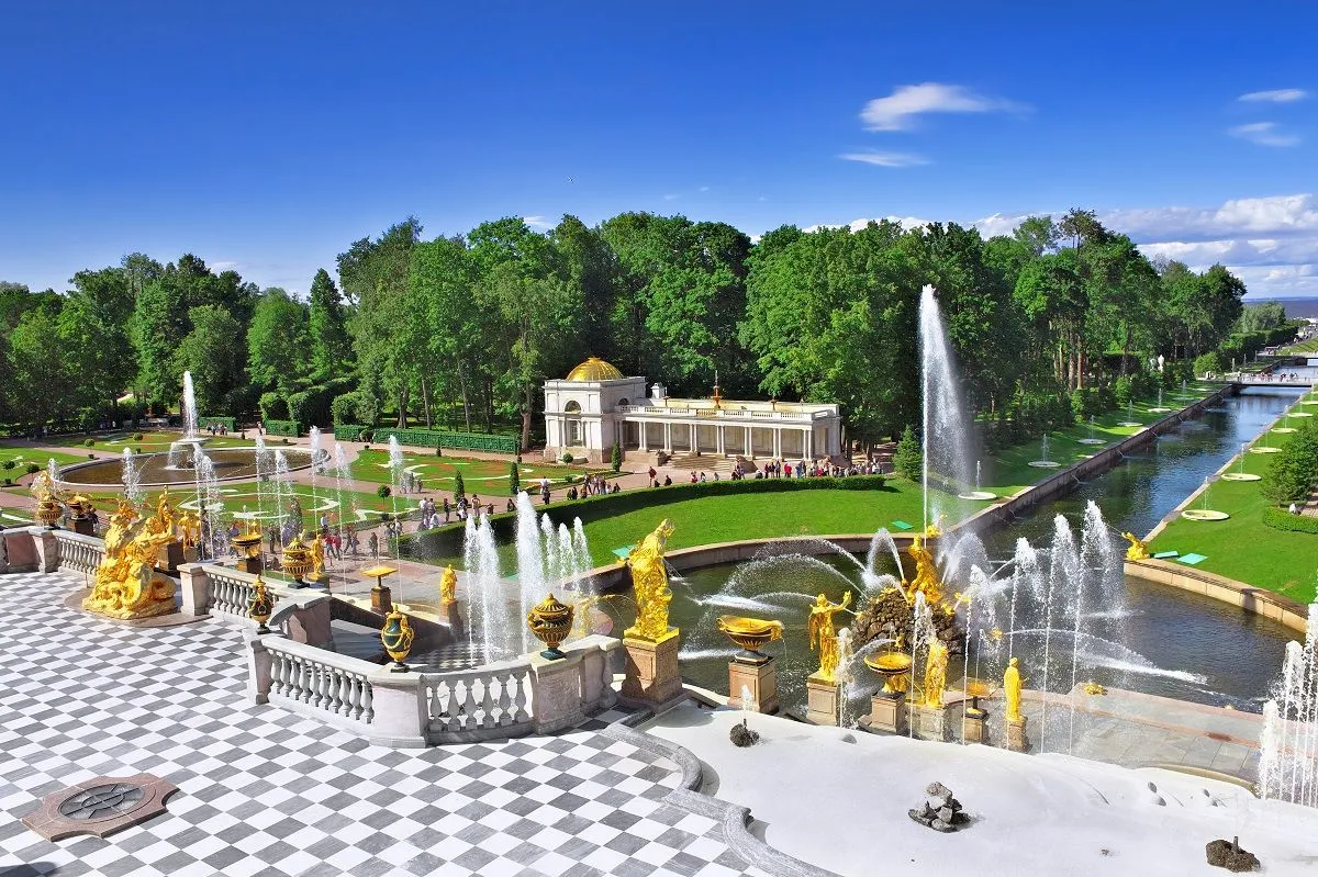 The gardens at Peterhof Palace