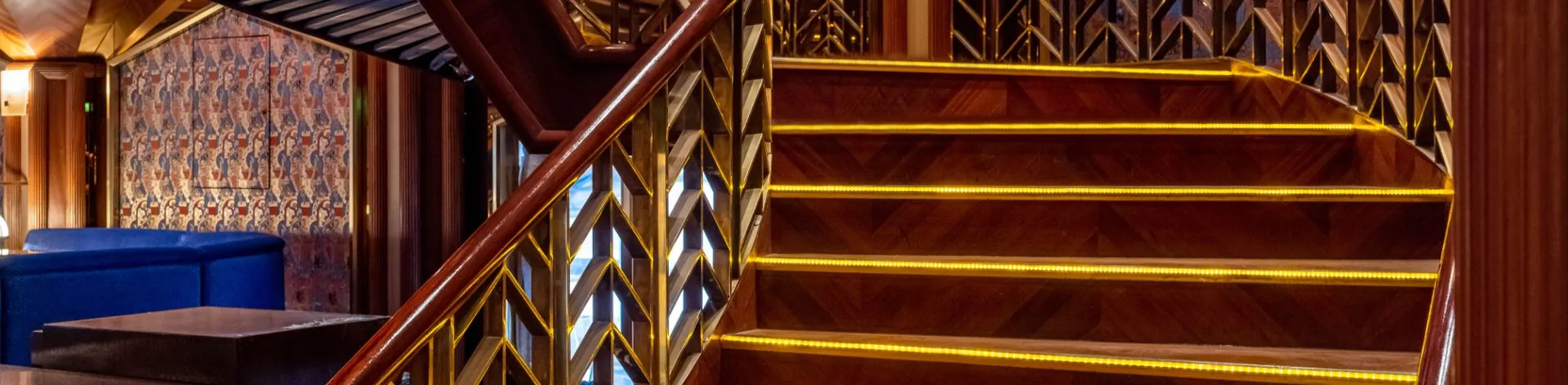 Renaissance Theatre La Belle Epoque