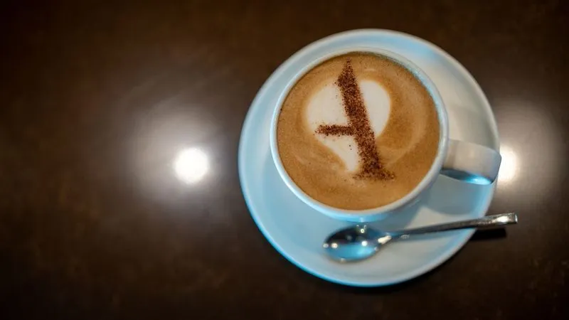 CLIFTON LOUNGE COFFEE