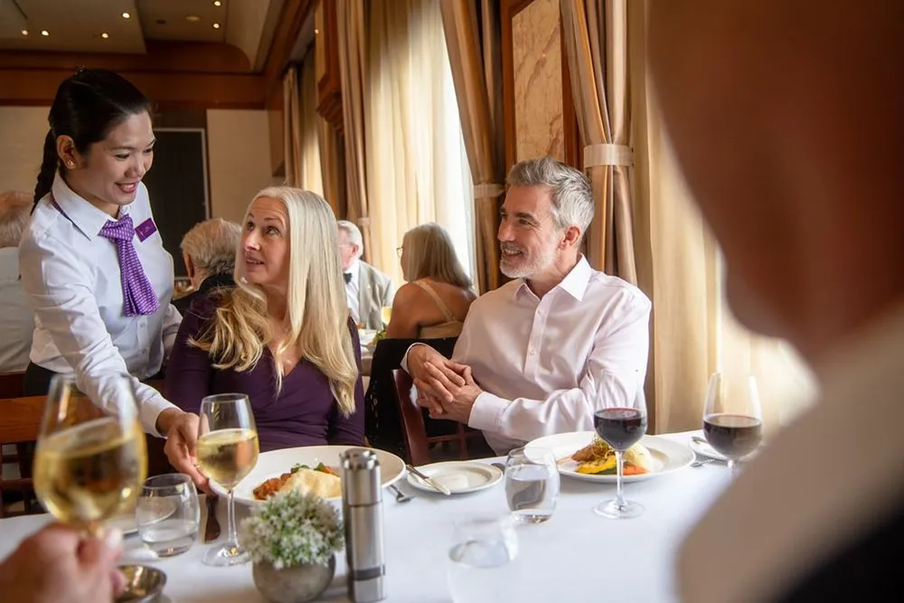 AMBASSADOR BUCKINGHAM RESTAURANT