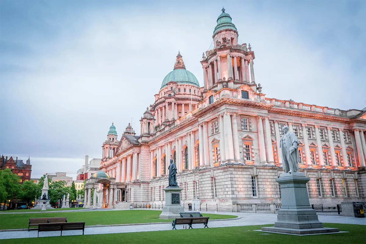 Belfast & Beyond – Titanic History Meets Coastal Charm