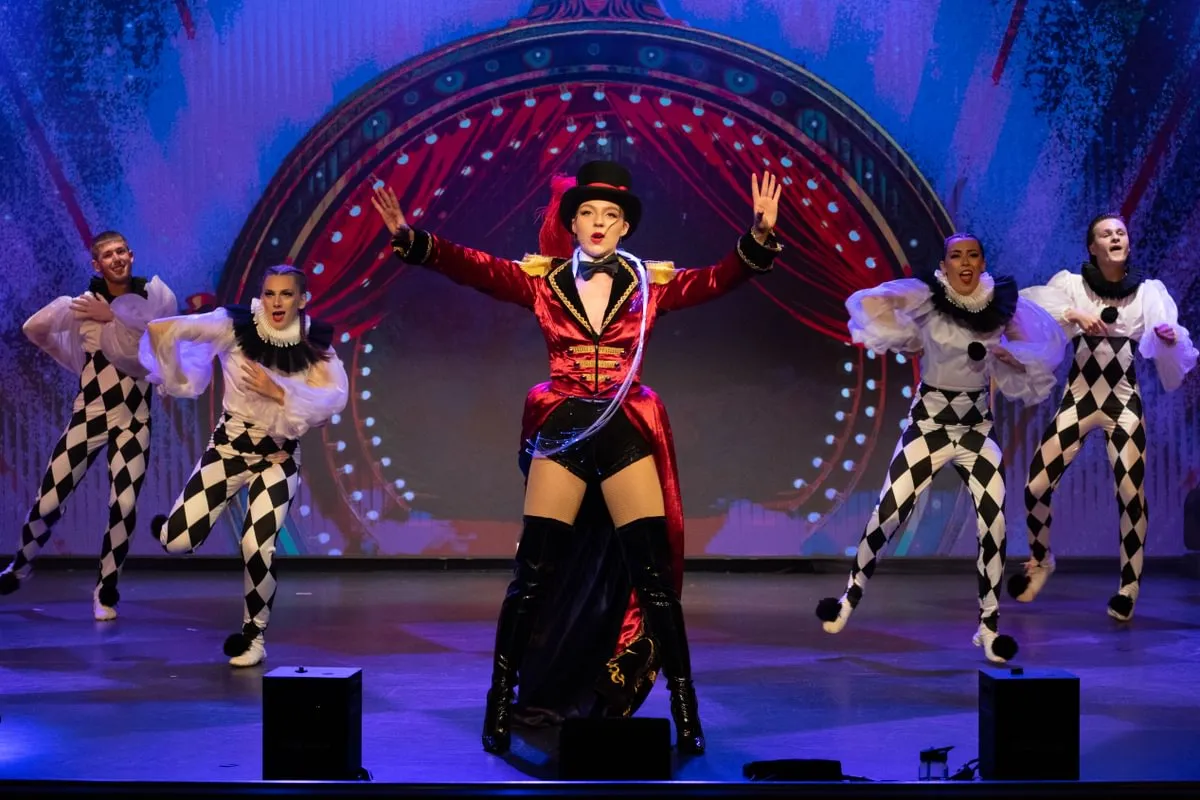 CIRQUE DE LUMIERE Palladium