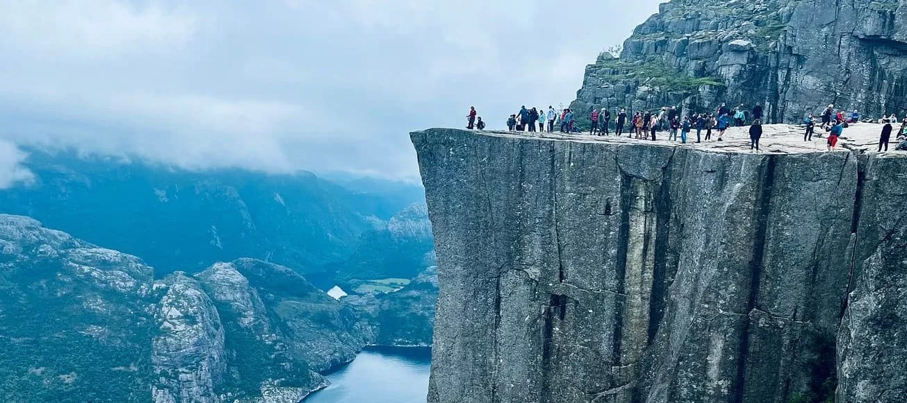 Hike to Pulpit Rock