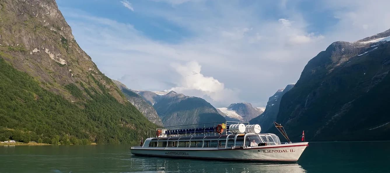Discover Kjenndalen Glacier by Boat