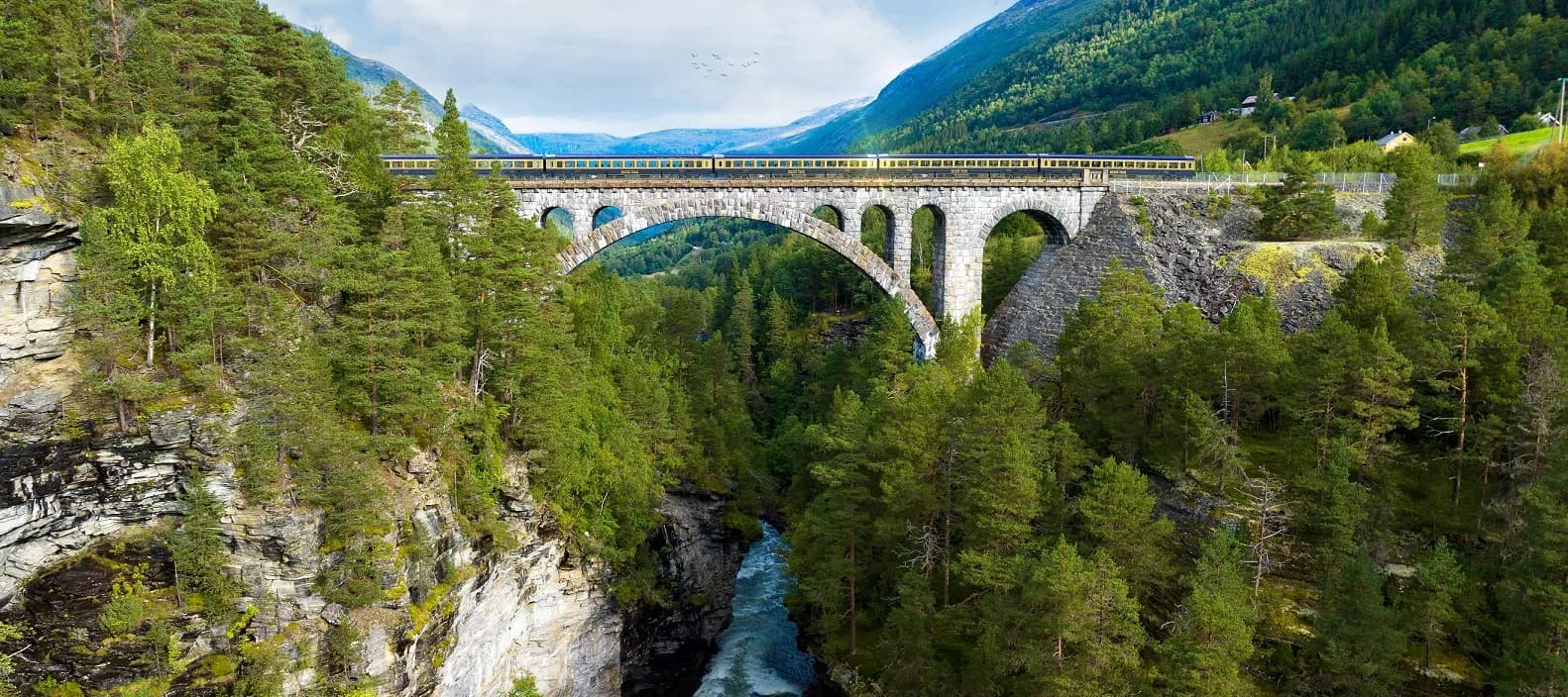 Raumabanen by Golden Train