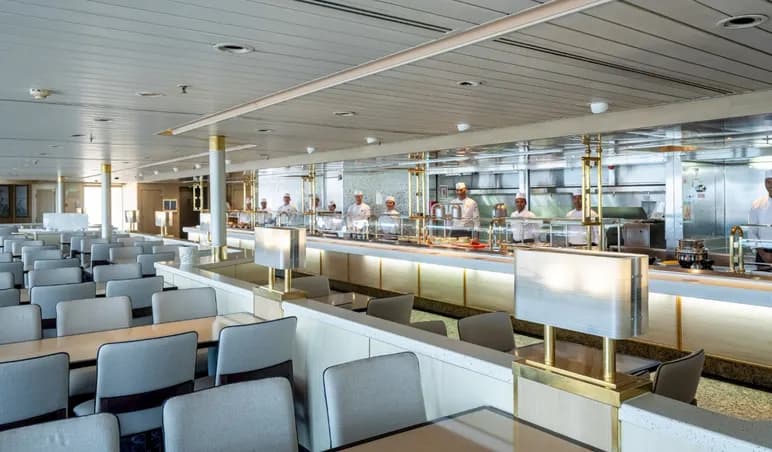 Belle Ille Buffet Restaurant Renaissance