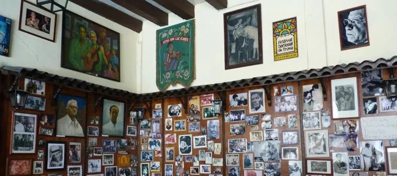 Traditional Trova House - Pepe Sanchez