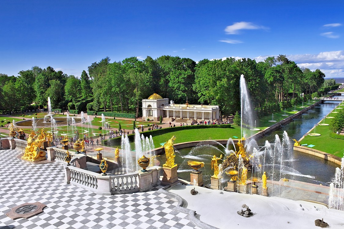 The gardens at Peterhof Palace
