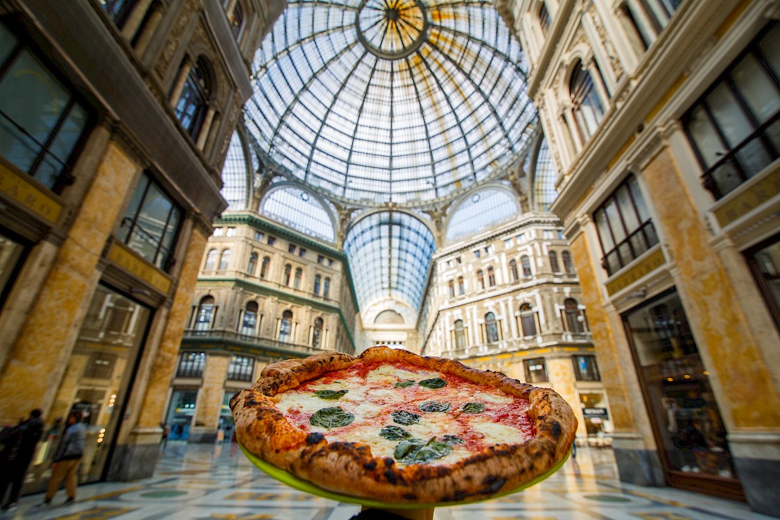 Margherita Pizza in the Galleria Umberto in Naples